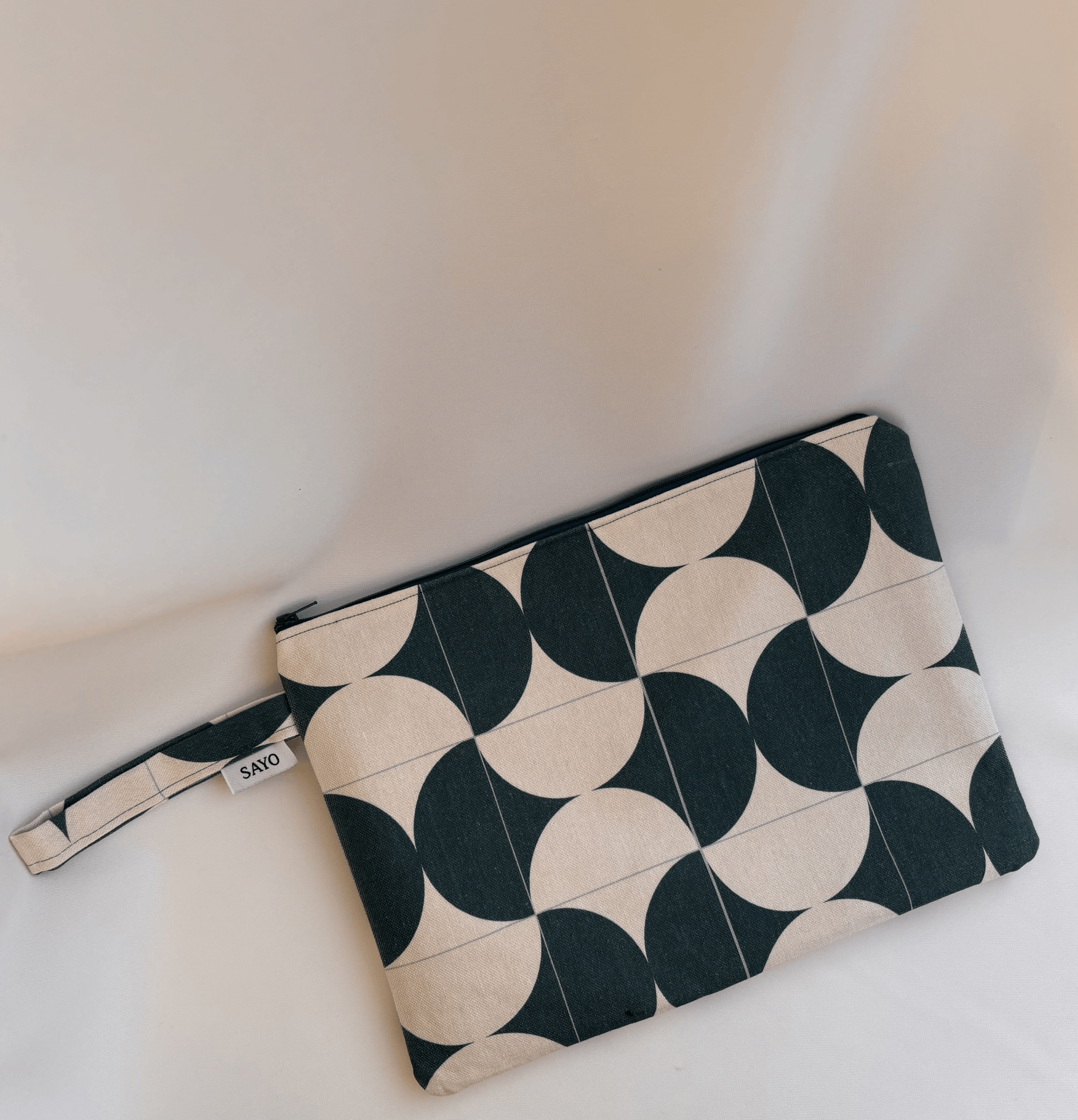 tempImageIb9fTm LUNA Medium - Image 1